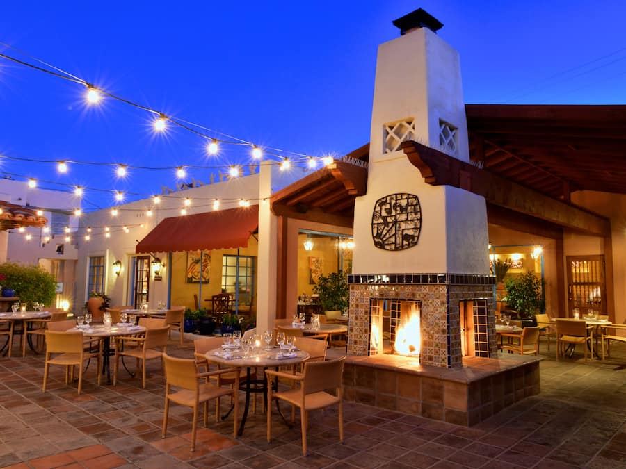 Breakfast and dinner served