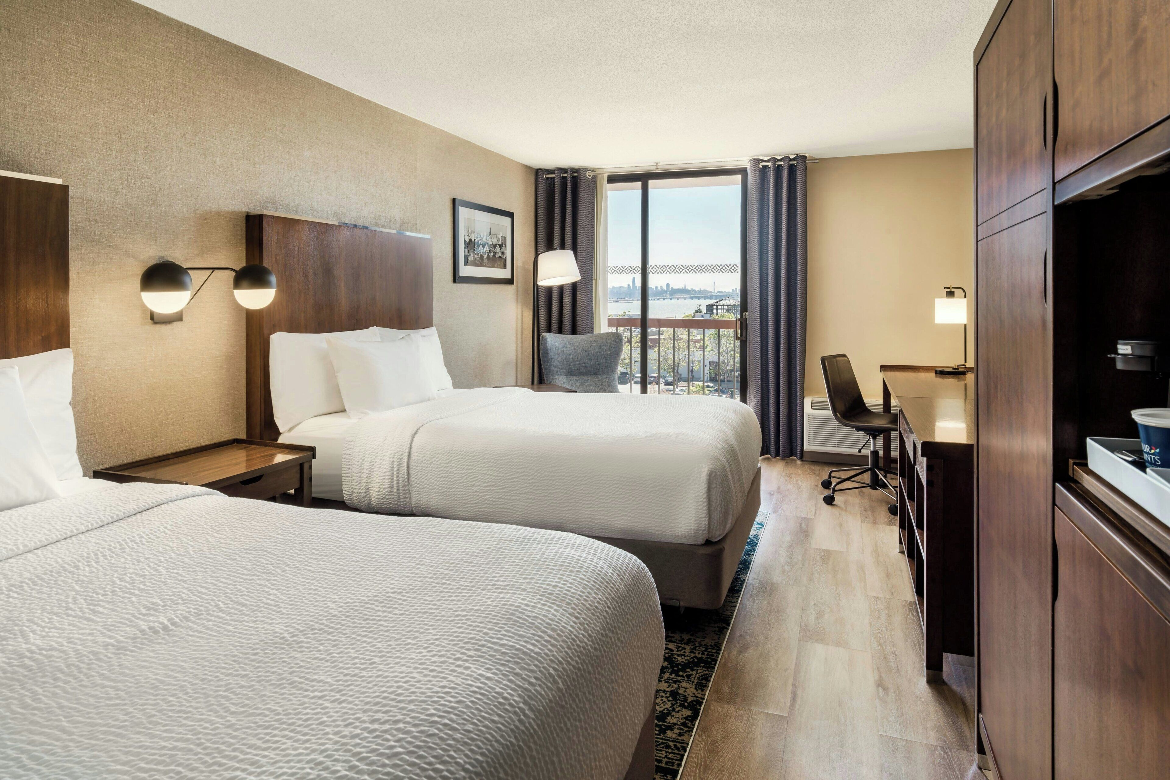 Premium bedding, in-room safe, desk, laptop workspace