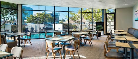 Breakfast and dinner served