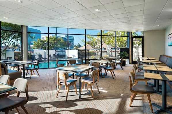 Frühstück und Abendessen