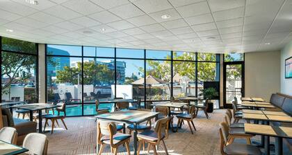 Four Points by Sheraton San Francisco Bay Bridge