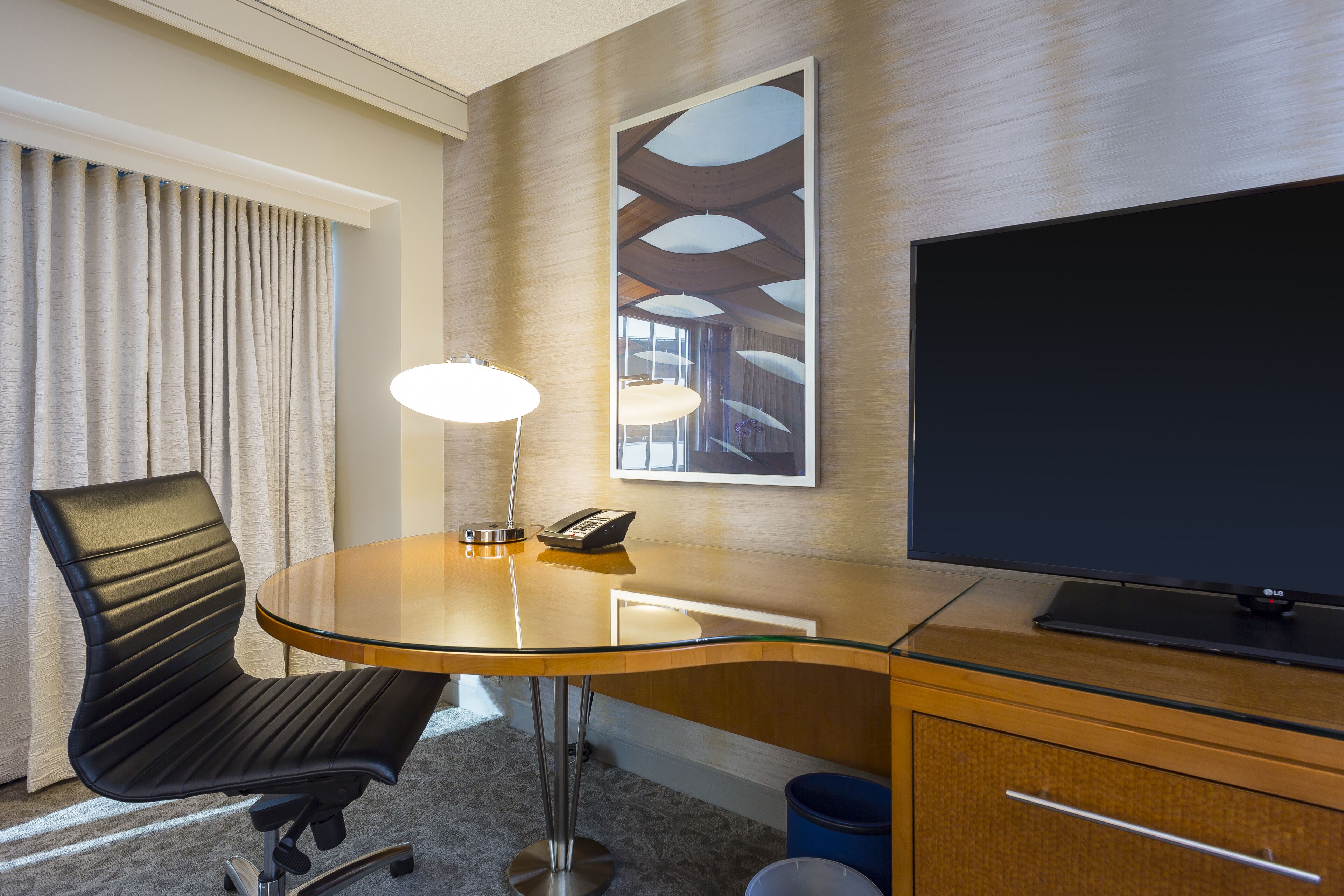 premium bedding, in-room safe, desk, laptop workspace