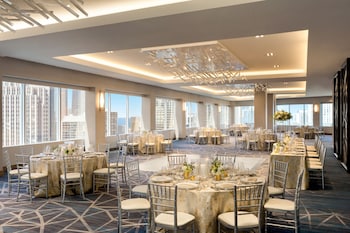 Indoor wedding at Swissotel - Chicago