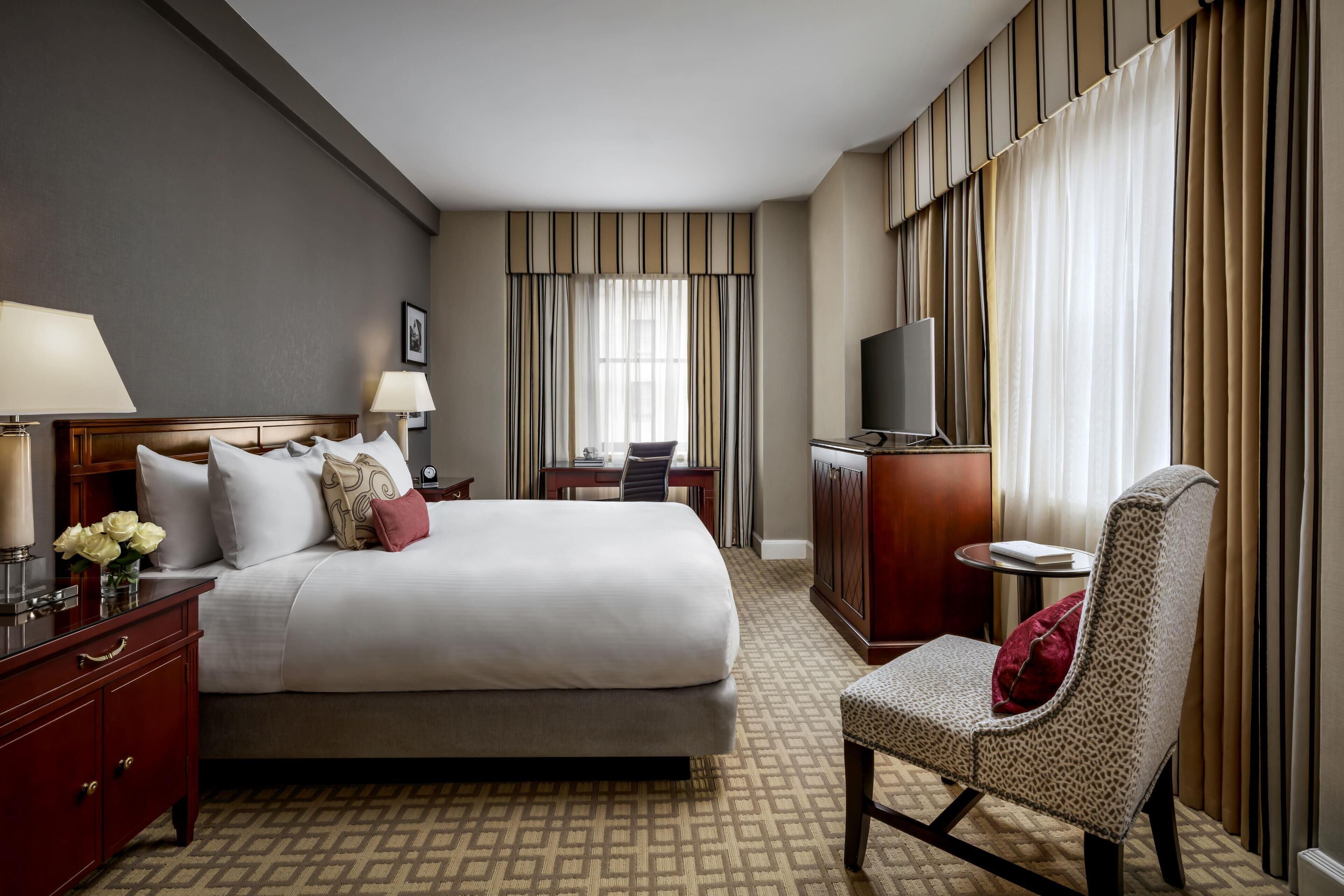Ropa de cama de alta calidad, colchones con pillow-top y minibar 