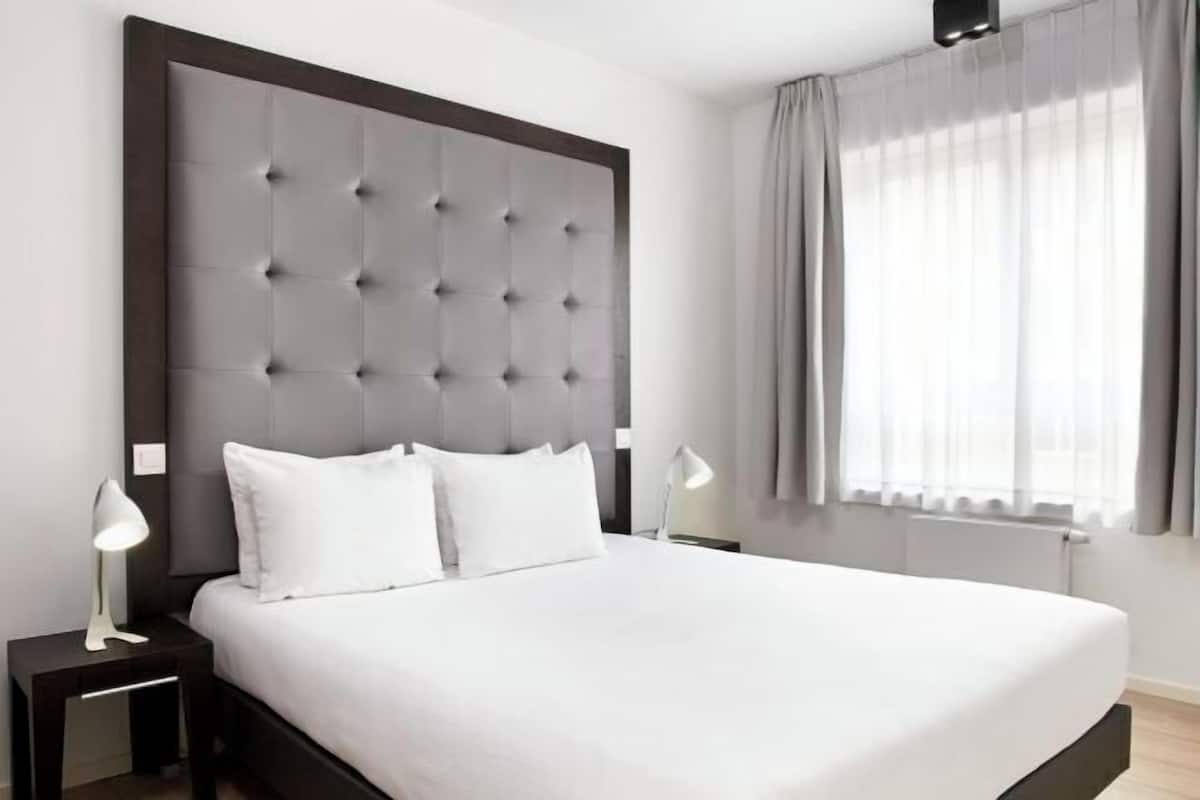 1 chambre, literie de qualité supérieure, couette en duvet d'oie