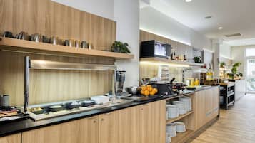 Dagelijks ontbijtbuffet (EUR 24 per persoon)