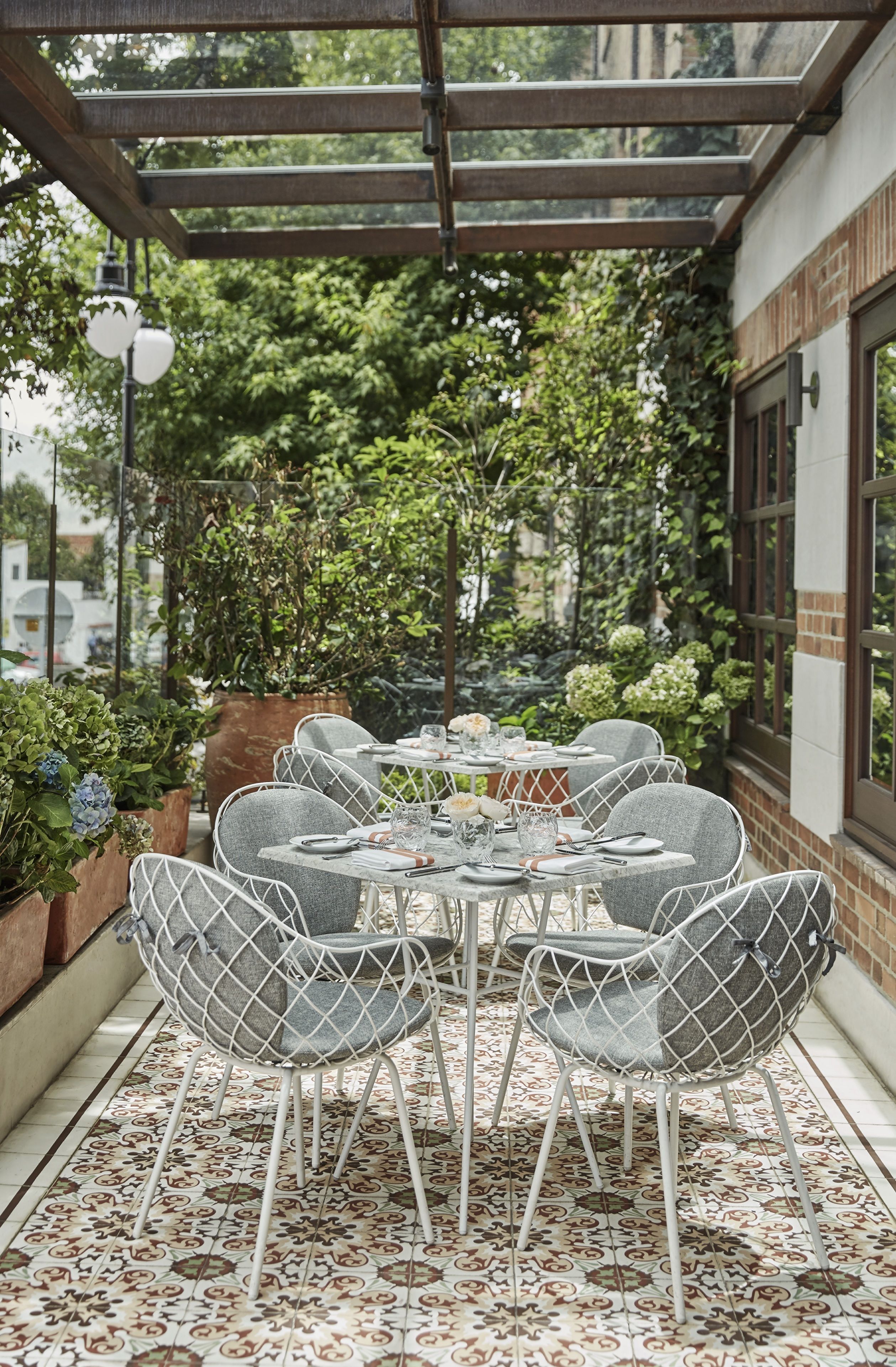 朝食、ランチ、ディナーに営業 (スペイン料理)