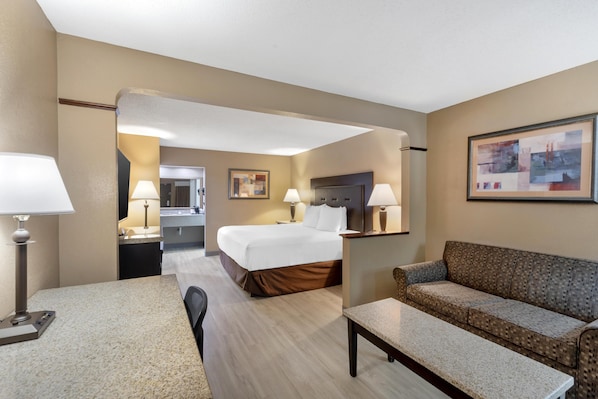 Habitación estándar, 1 cama King size, para no fumadores, refrigerador y microondas (Oversized Room) | Escritorio, espacio para trabajar con laptop y cortinas blackout 