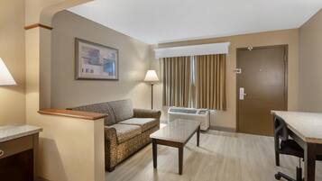 Standaard kamer, 1 kingsize bed, niet-roken, koelkast en magnetron (Oversized Room) | Een bureau, een laptopwerkplek, verduisterende gordijnen