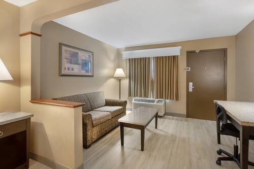Standard Room, 1 King Bed, Non Smoking, Refrigerator & Microwave (Oversized Room) | Desk, laptop workspace, blackout curtains, iron/ironing board