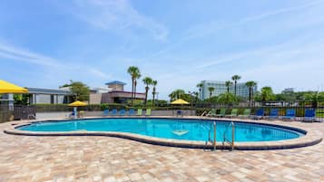 Outdoor pool, pool loungers