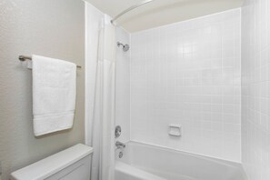 Combined shower/tub, deep soaking tub, free toiletries, hair dryer