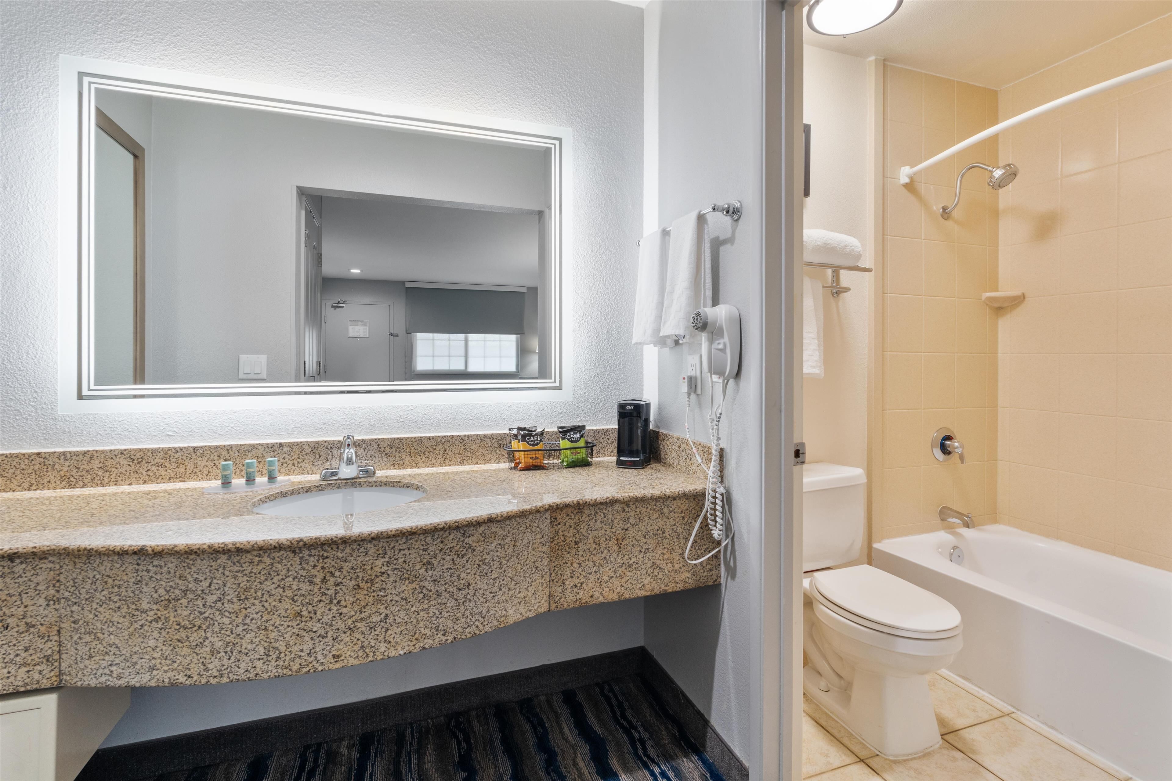 Standard Room, 2 Queen Beds, Non Smoking, Refrigerator & Microwave | Bathroom