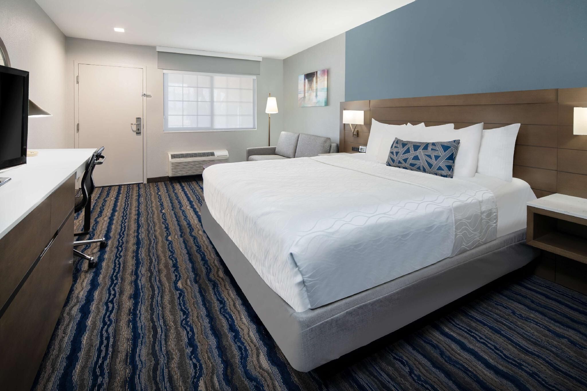 In-room safe, desk, laptop workspace, iron/ironing board