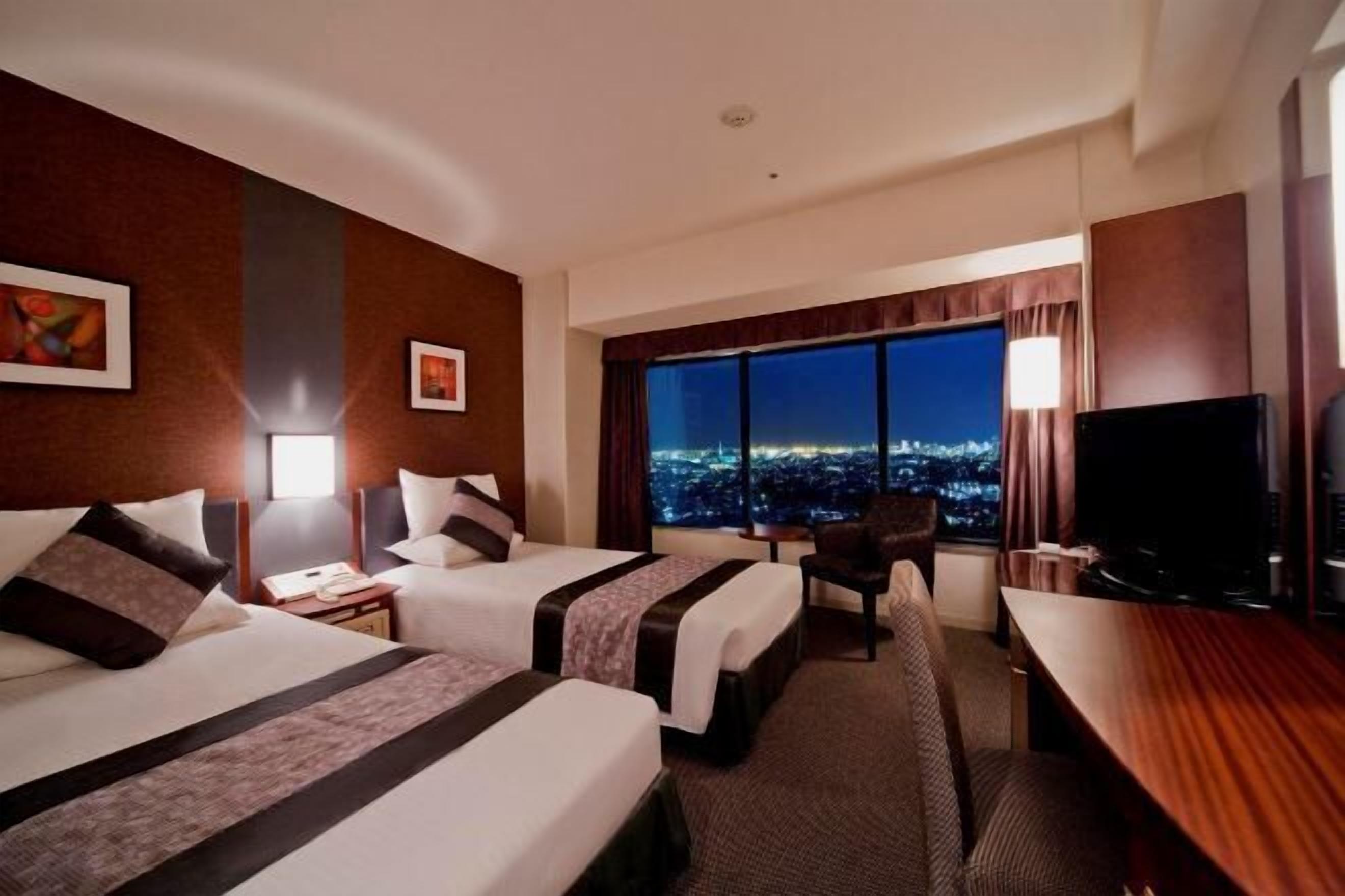 Premium bedding, in-room safe, desk, blackout curtains