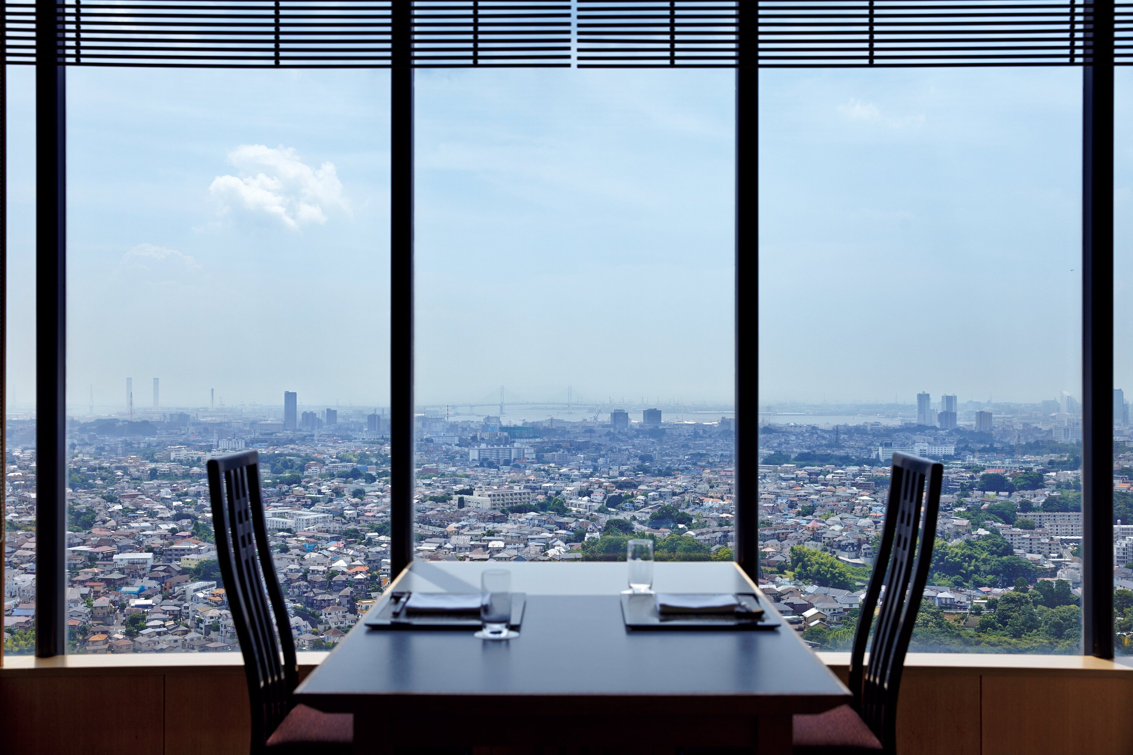 3 restaurants, breakfast, lunch, dinner served; japanese cuisine