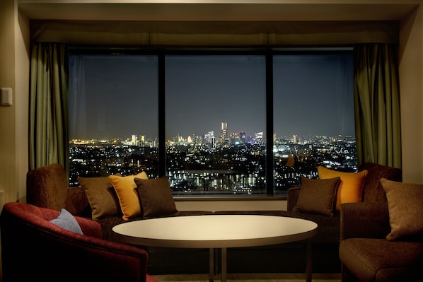 高級寢具、客房內保險箱、書桌、遮光布/窗簾