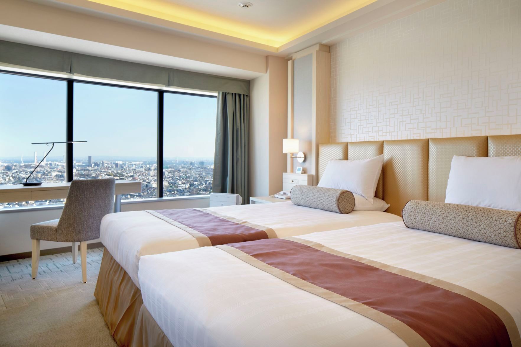 Premium bedding, in-room safe, desk, blackout drapes
