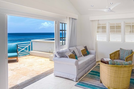 Vista desde la habitación. Treasure Beach Art Hotel, Barbados, An Autograph Collection All-Inclusive Resort