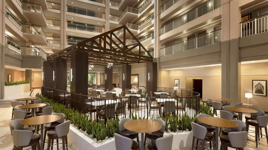 Embassy Suites by Hilton Chicago Lombard Oak Brook