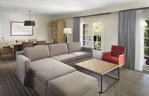 Suite Premium, vista al río (Parlor Suite) | 1 habitación, ropa de cama de alta calidad y edredón 