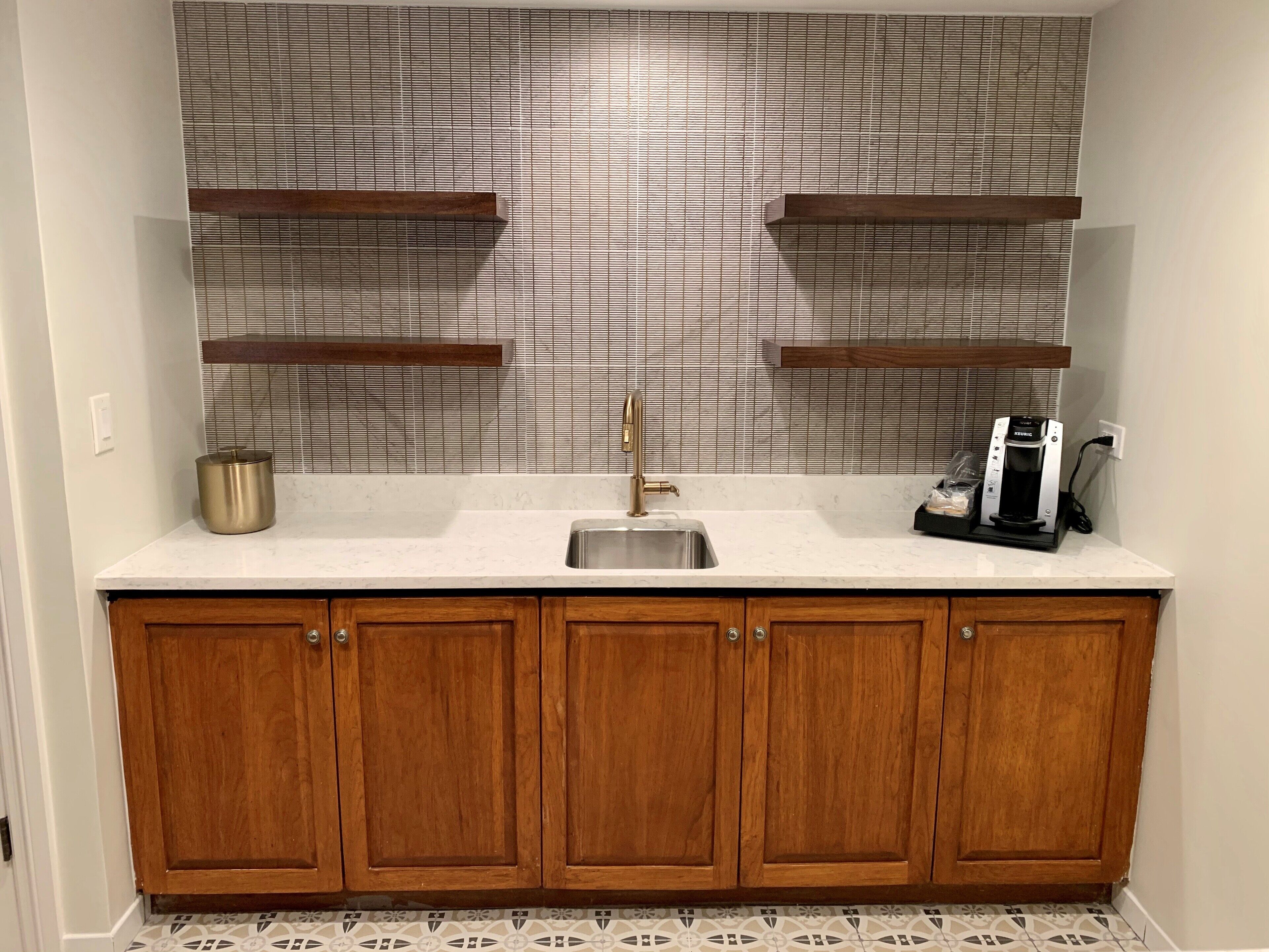 premium suite, river view (parlor suite) | private kitchenette | mini-fridge, coffee/tea maker