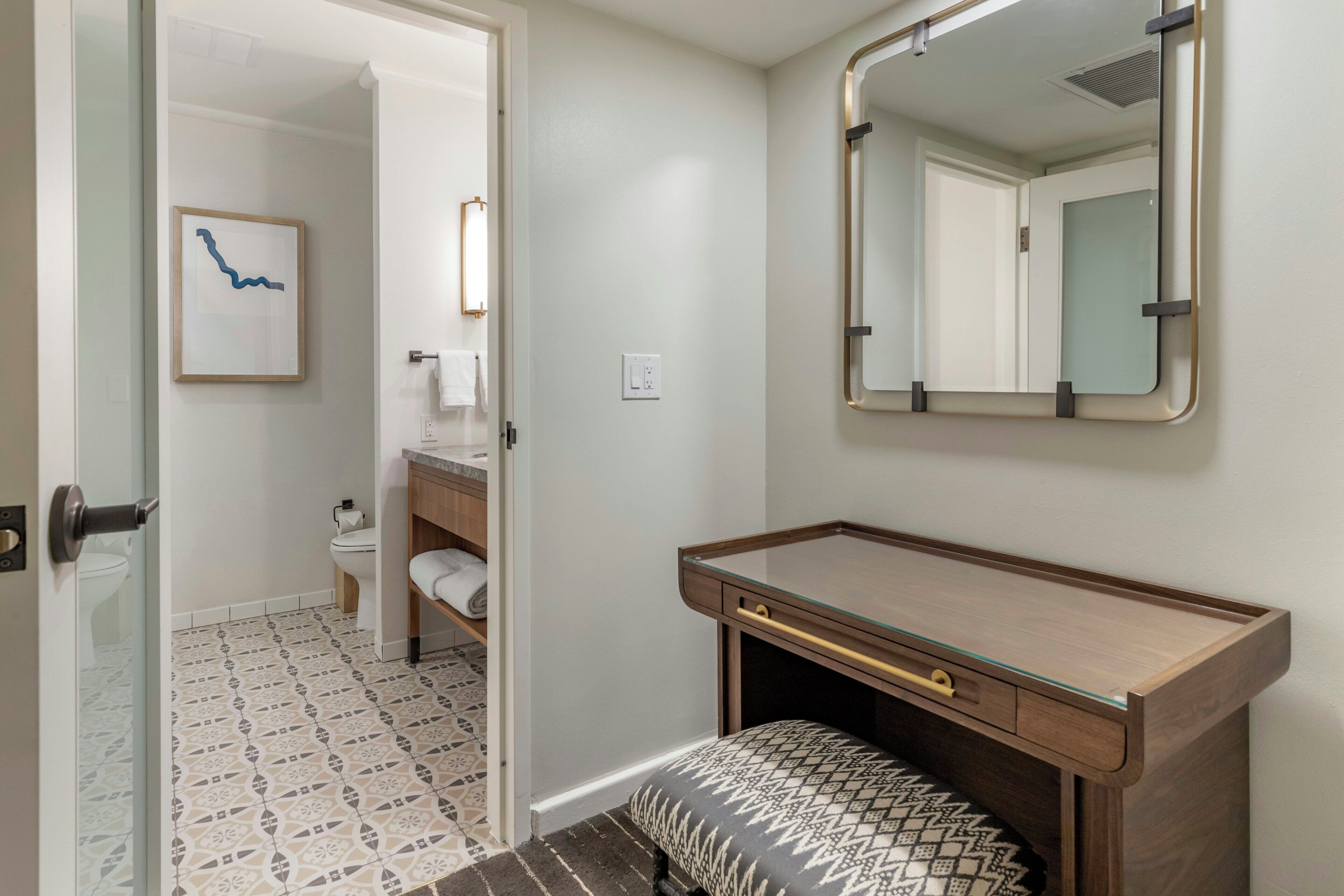 1 bedroom, premium bedding, down comforters, pillowtop beds