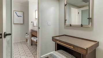 1 bedroom, premium bedding, down comforters, pillowtop beds