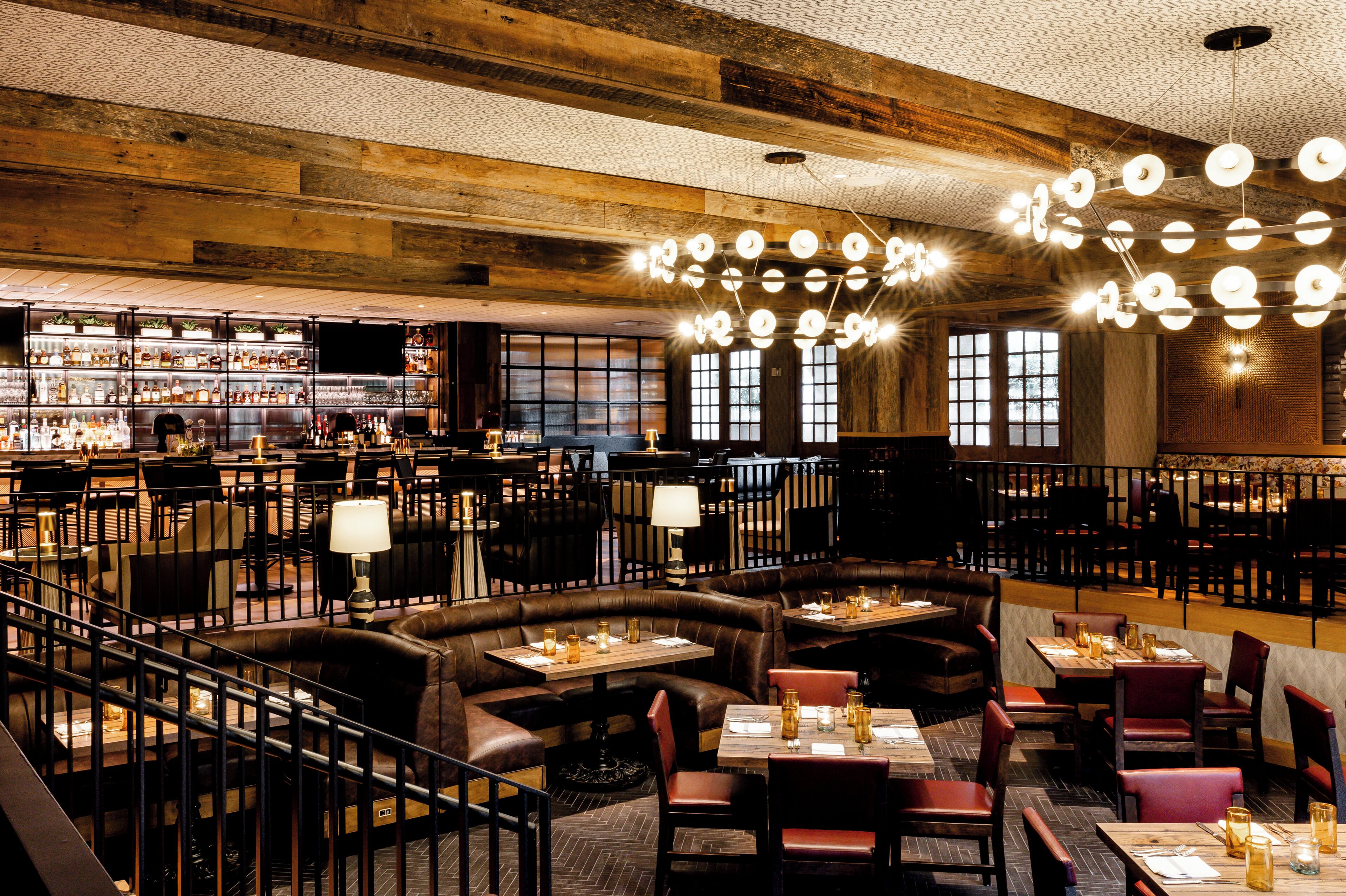 2 restauranter, frokost serveres