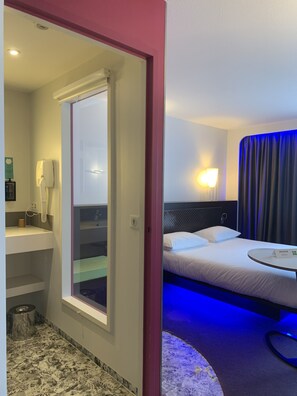 Premium bedding, in-room safe, desk, blackout curtains