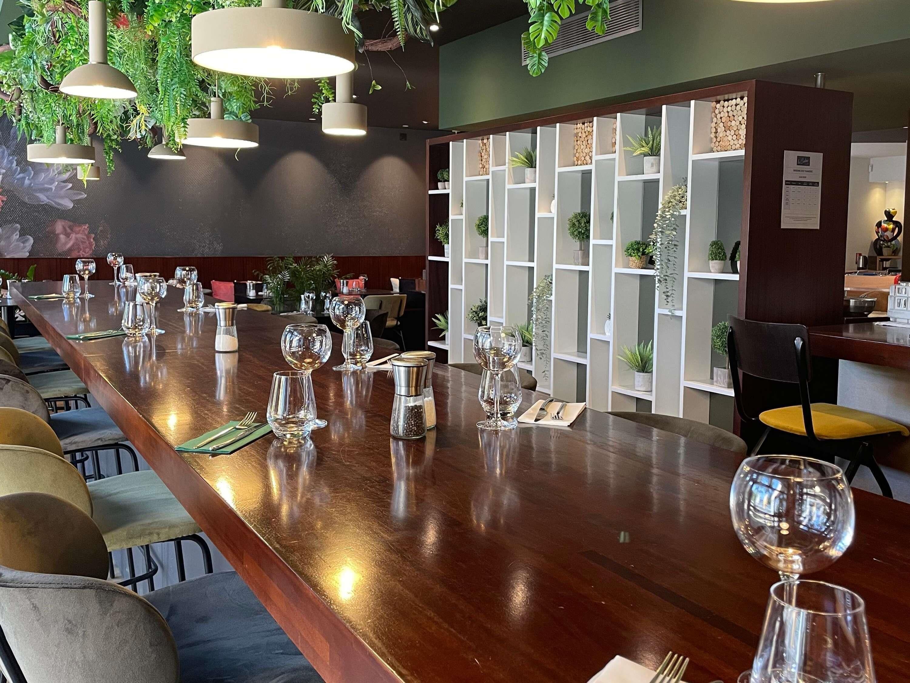 breakfast, lunch, dinner served; french cuisine