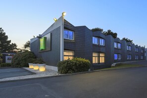 Façade de l’hébergement - soirée/nuit