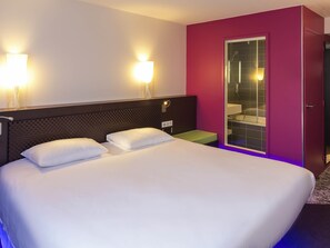 Premium bedding, in-room safe, desk, blackout curtains