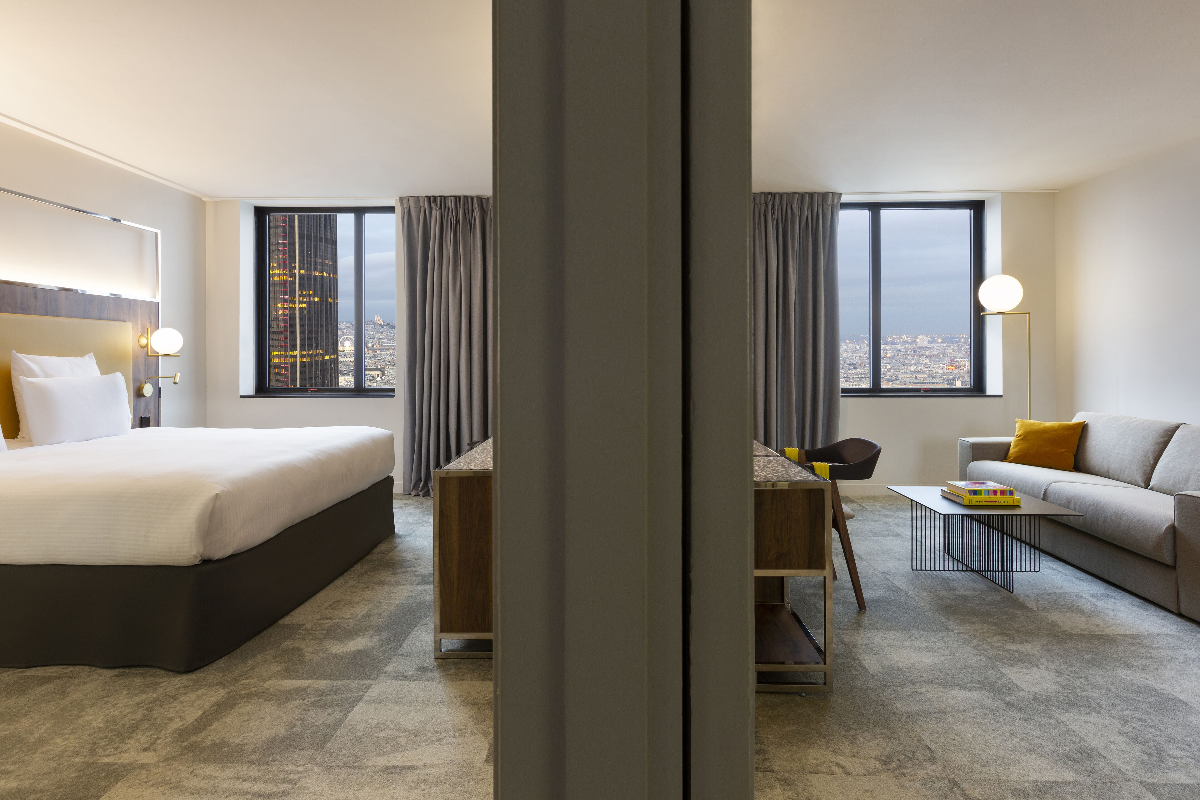 Suite Deluxe, 1 letto king con divano letto (Paris View) | Biancheria in cotone egiziano, biancheria da letto di alta qualità