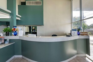 Lobby - Rodeway Inn Clearwater - Largo (Clearwater)