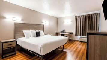 Blackout drapes, free WiFi, bed sheets