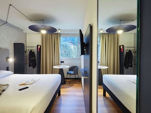 Standard Double Room, 1 Double Bed | Soundproofing, iron/ironing board, free WiFi, bed sheets