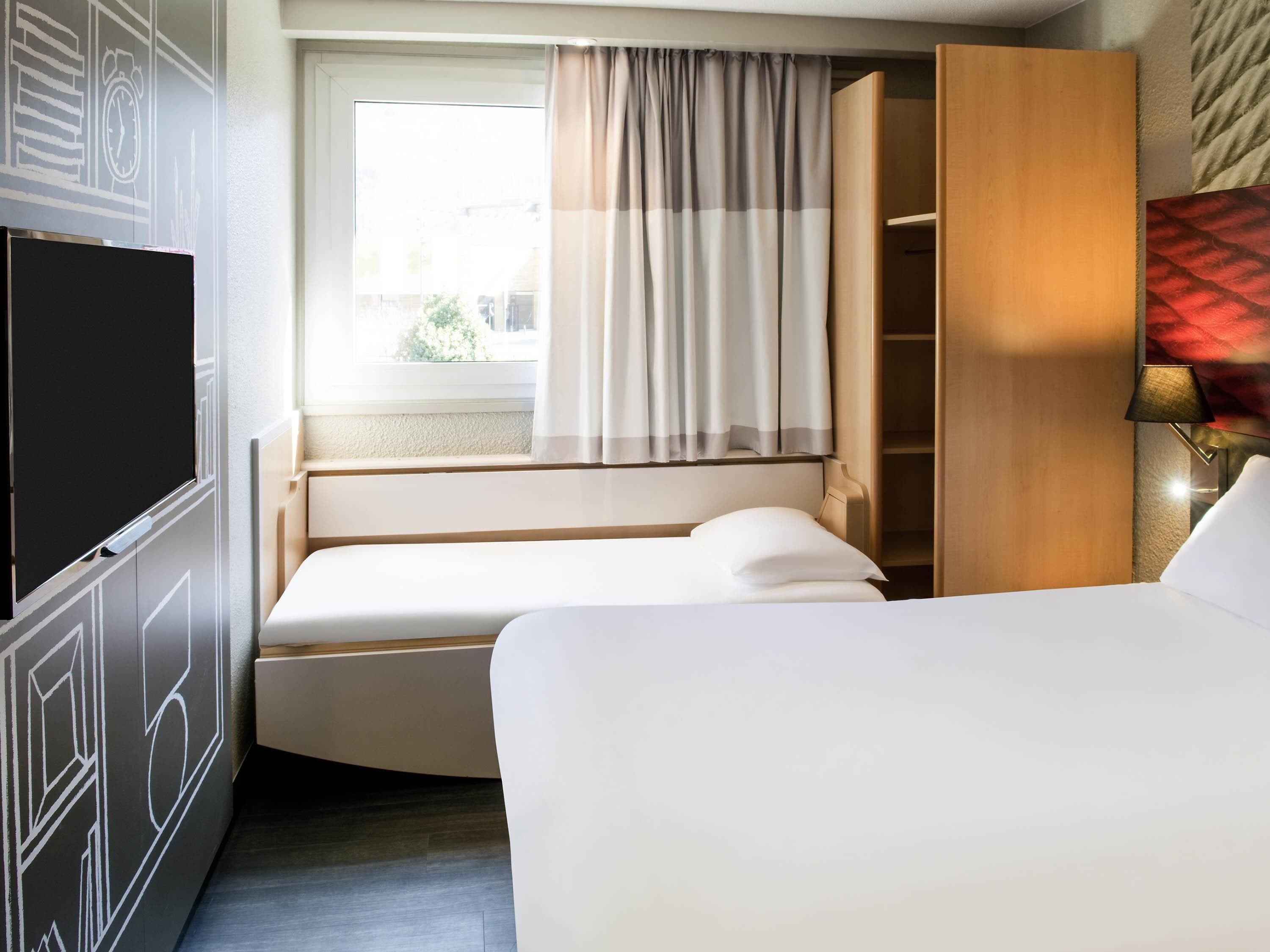 Soundproofing, iron/ironing board, free WiFi, bed sheets