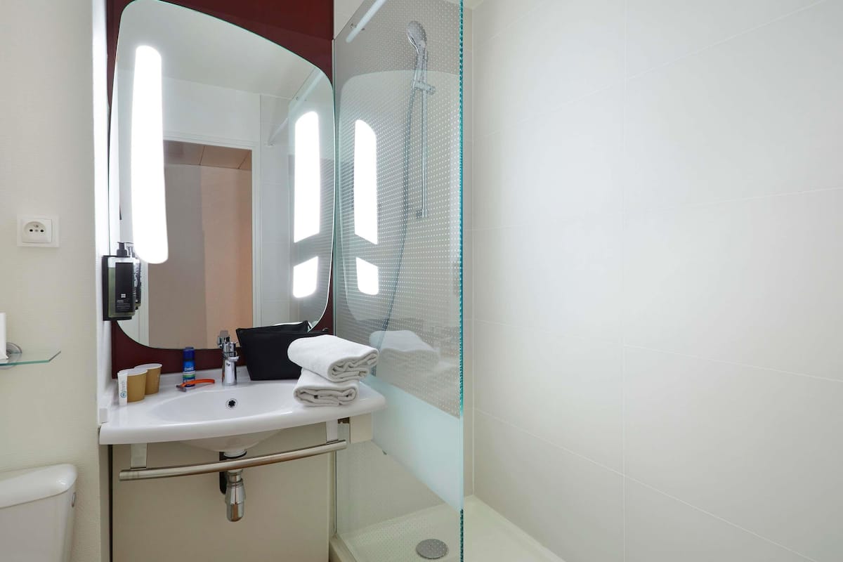 Chambres insonorisées, fer et planche à repasser, Wi-Fi gratuit