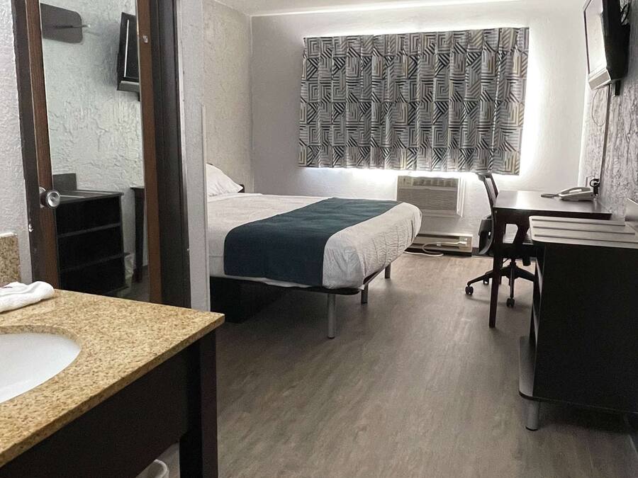 Free WiFi, bed sheets