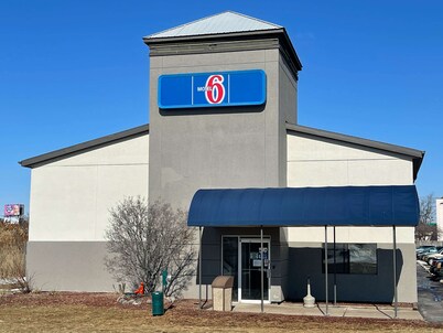 Motel 6 Green Bay, WI - Lambeau