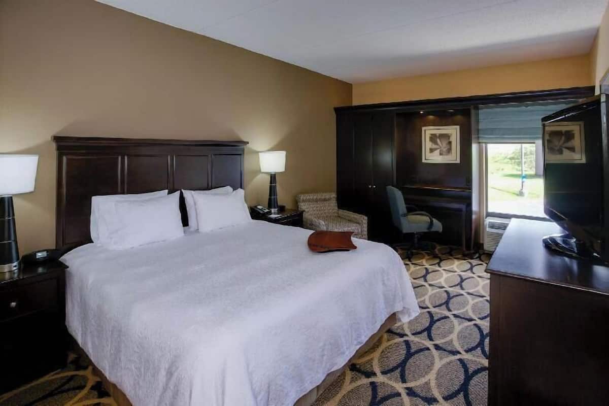1 bedroom, premium bedding, in-room safe, iron/ironing board