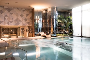Couples treatment rooms, sauna, hot tub, steam room, Turkish bath