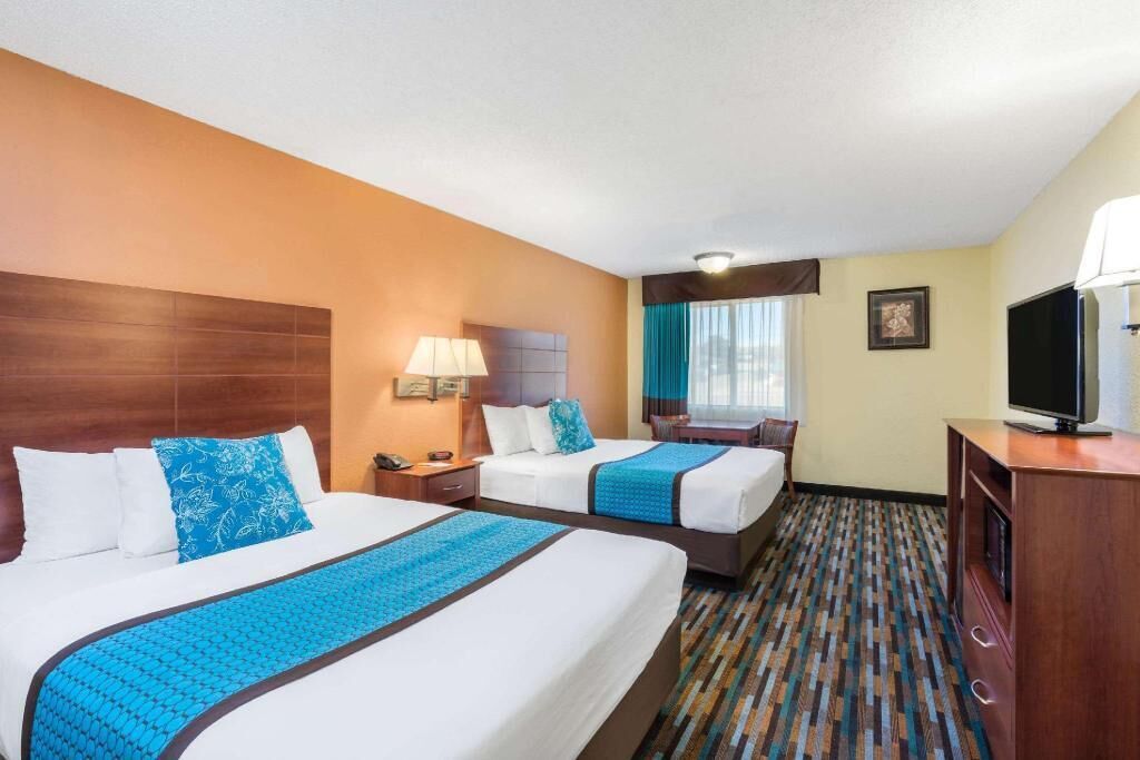Rollaway beds, free WiFi, bed sheets