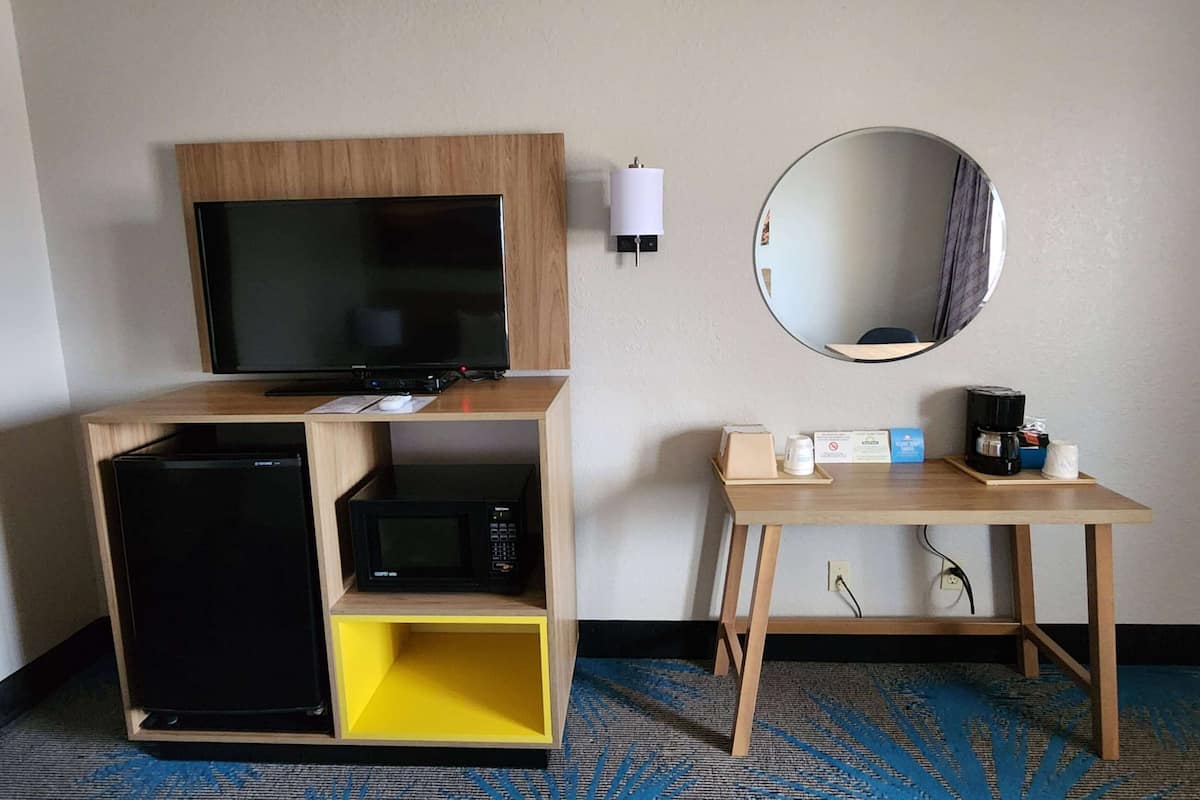 rollaway beds, free wifi, bed sheets