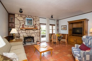 スイート キングベッド 1 台 | デスク、アイロン / アイロン台、ベビーベッド (無料)、可動式ベッド