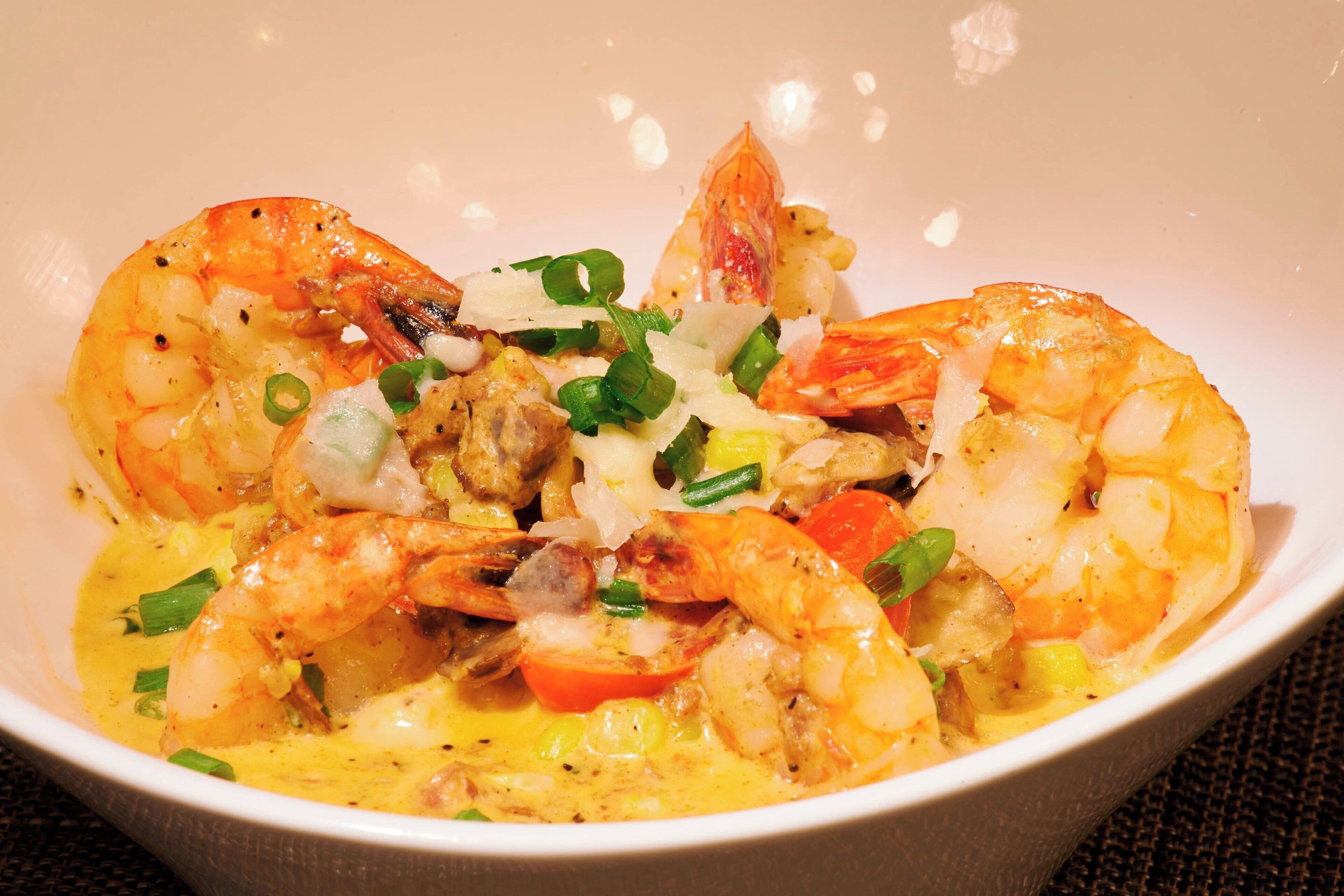 breakfast, lunch, dinner served; southern cuisine