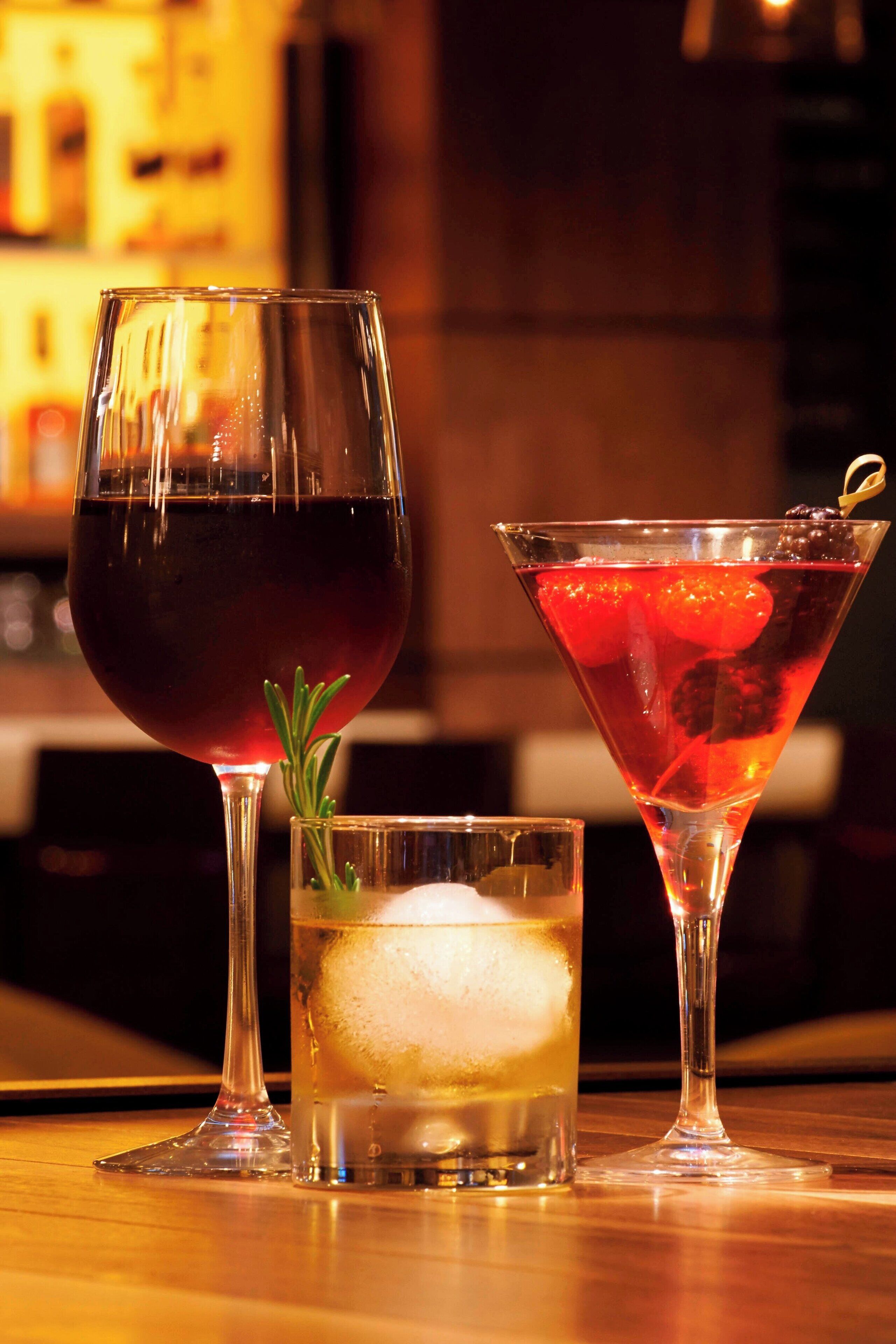 serves lunch and dinner