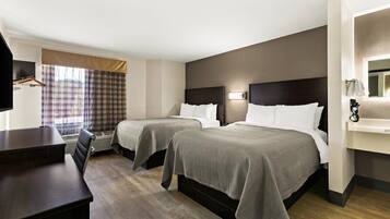 Rum - 2 dubbelsängar - icke-rökare | Skrivbord, mörkläggningsgardiner, strykjärn/strykbräda och gratis wi-fi