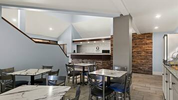 Gratis komplett frukost varje dag